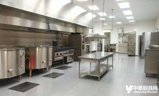 全球貿易受挫，三大因素壓頂，世界是否迎來新一輪危機