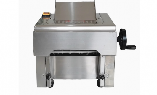 臺式壓面新紀元·智享面食藝術——探索商用臺式壓面機的卓越之旅