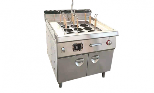 煮面爐：湯面翻滾處，美味隨心煮