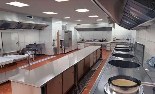 “鍋”通未來：廚房設備全鏈路生態閉環構建指南