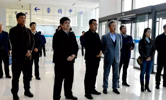 市委常委、統戰部部長李家良陪同客人到濱州市